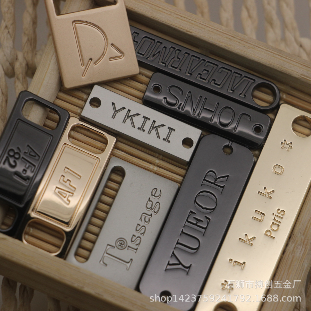 服装金属装饰挂牌 男女外套五金铭牌 鞋子帽子穿孔锌合金电镀挂牌