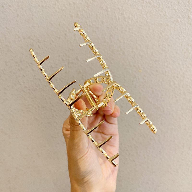 Simple metal catch clip large shower hair catch clip