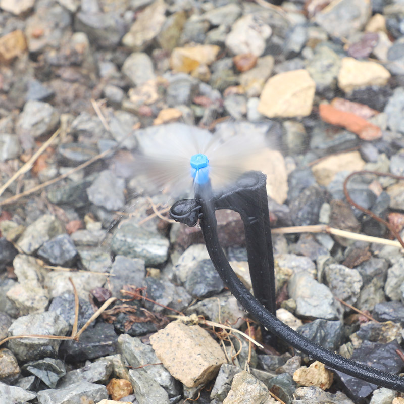 Jardín de riego de granja de ganado simple rosca de rociador insertado en el suelo productos de refrigeración de ganado sin impuestos