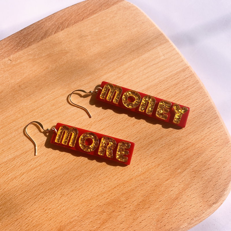 More moneyy ear hook