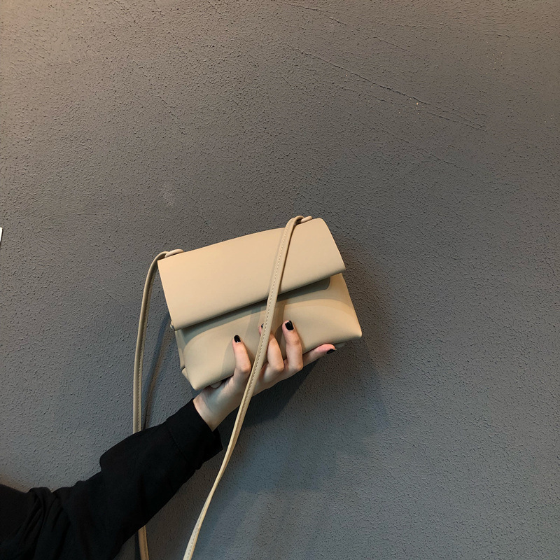 New Texture Small Black High-end Bag Women's 2020 New Fashionable Japanese Style Internet Celebrity Foreign Style ins Super Popular Crossbody Bag