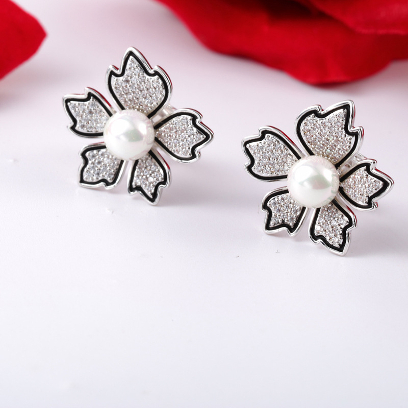 New Sweet Cute Zircon Flower Pearl Earrings for Women Fashion Party Luxury Jewelry Clip Earrings