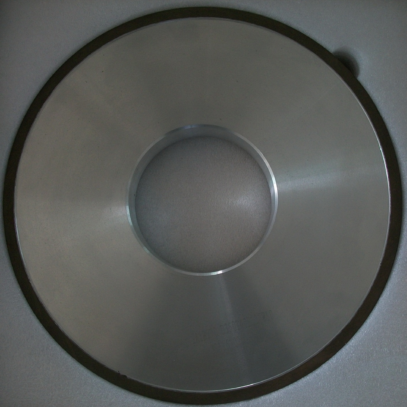 淬火高硬难磨钢材的克星-----高效耐磨的树脂CBN砂轮