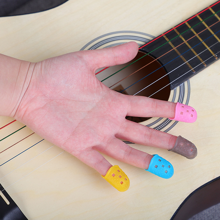 Guitar Finger Cover for Beginners, Practice Guitar Pain Relief Hand Protection Silicone Finger Guard, Random Color