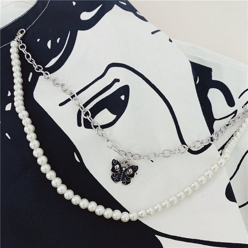 Exaggerated Butterfly Retro Pearl Double-layer Necklace Niche Clavicle Chain Dark Wholesale Nihaojewelry display picture 5