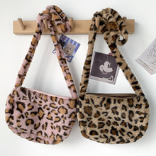 ins豹纹包包女2021新款复古毛绒斜挎手机包潮时尚少女毛毛单肩包