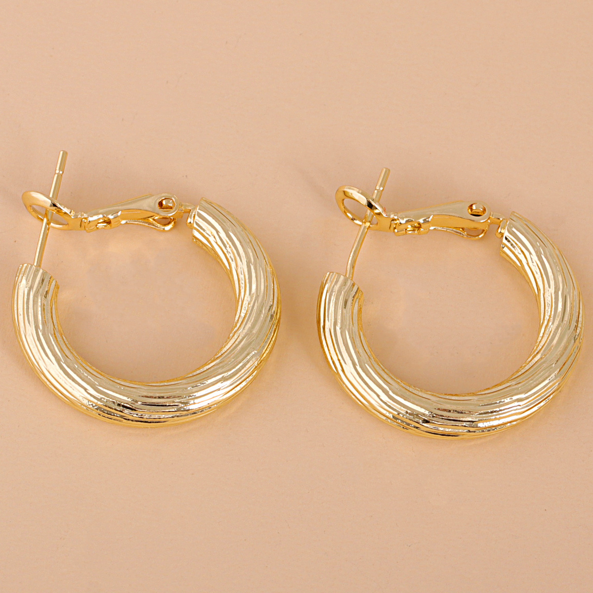 Fashion C Shape Plating Alloy Earrings Ear Studs display picture 2