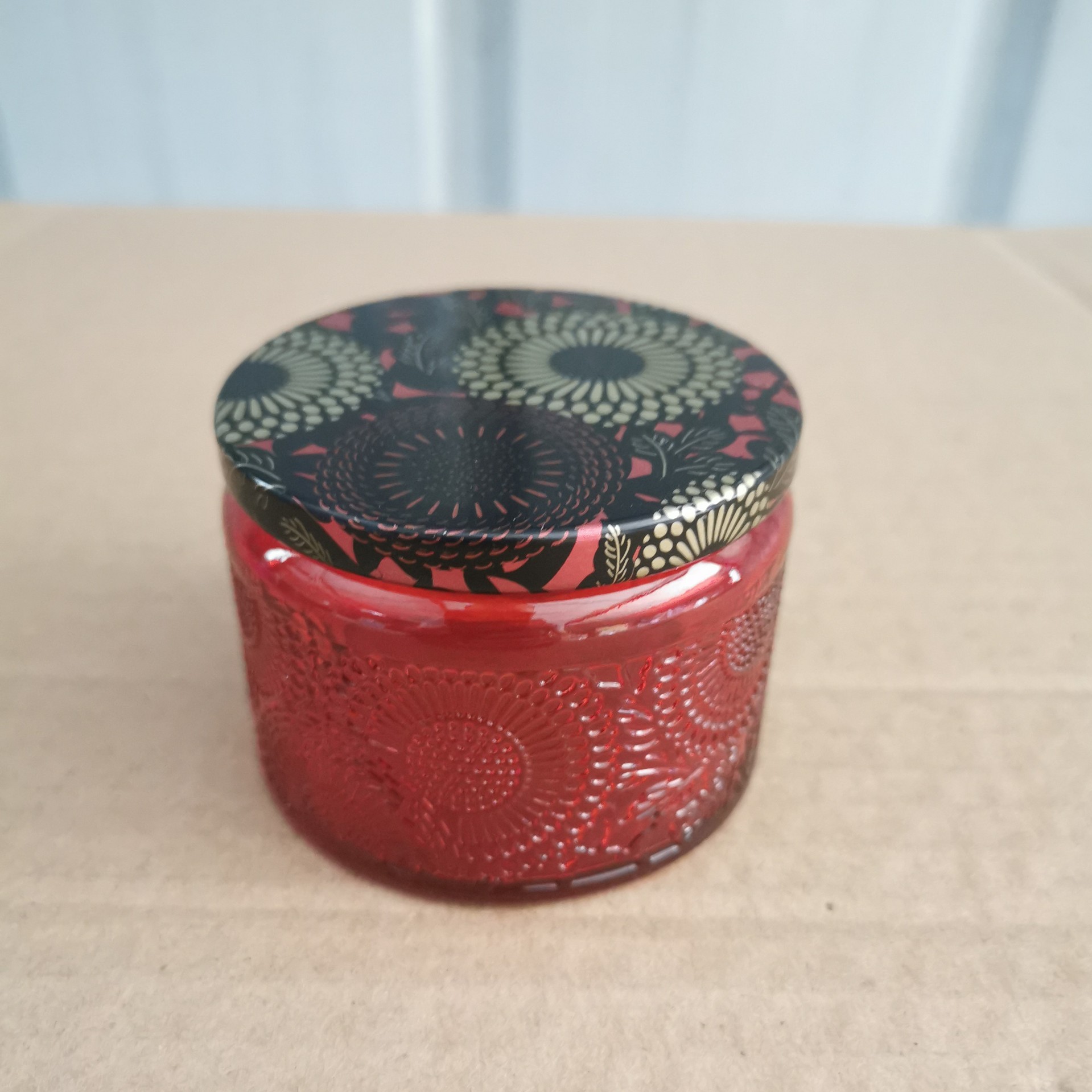 廠家直銷 玻璃杯 玻璃燭台 新款浮雕香薰蠟燭杯 彩色蠟燭杯