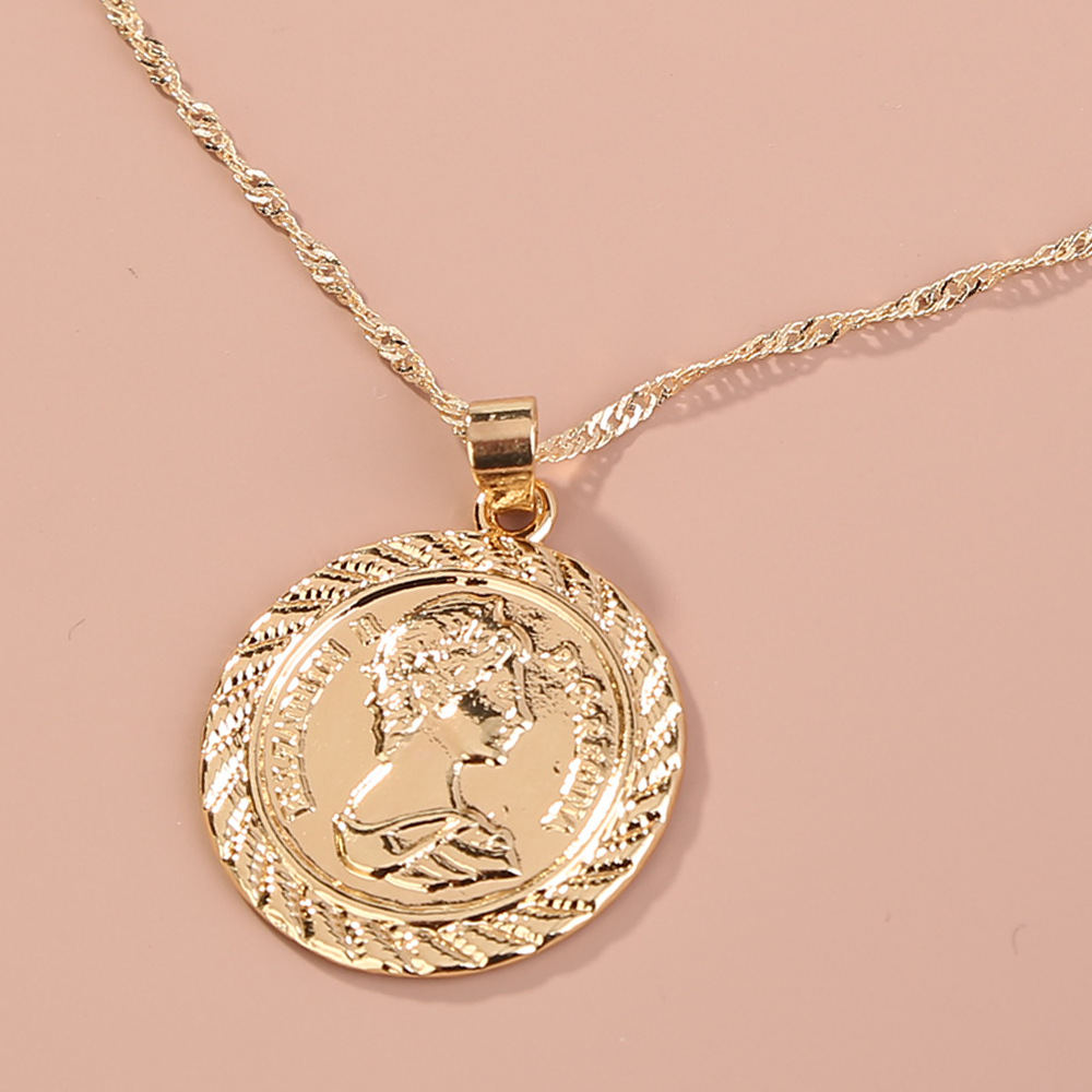 Retro Roman Portrait Embossed Round Necklace display picture 6