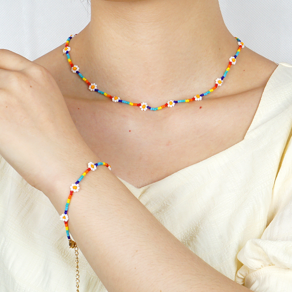 Mode Arc-en-ciel Perles De Riz Bracelet Style Ethnique Simple Petite Marguerite Collier En Gros Nihaojewelry display picture 1