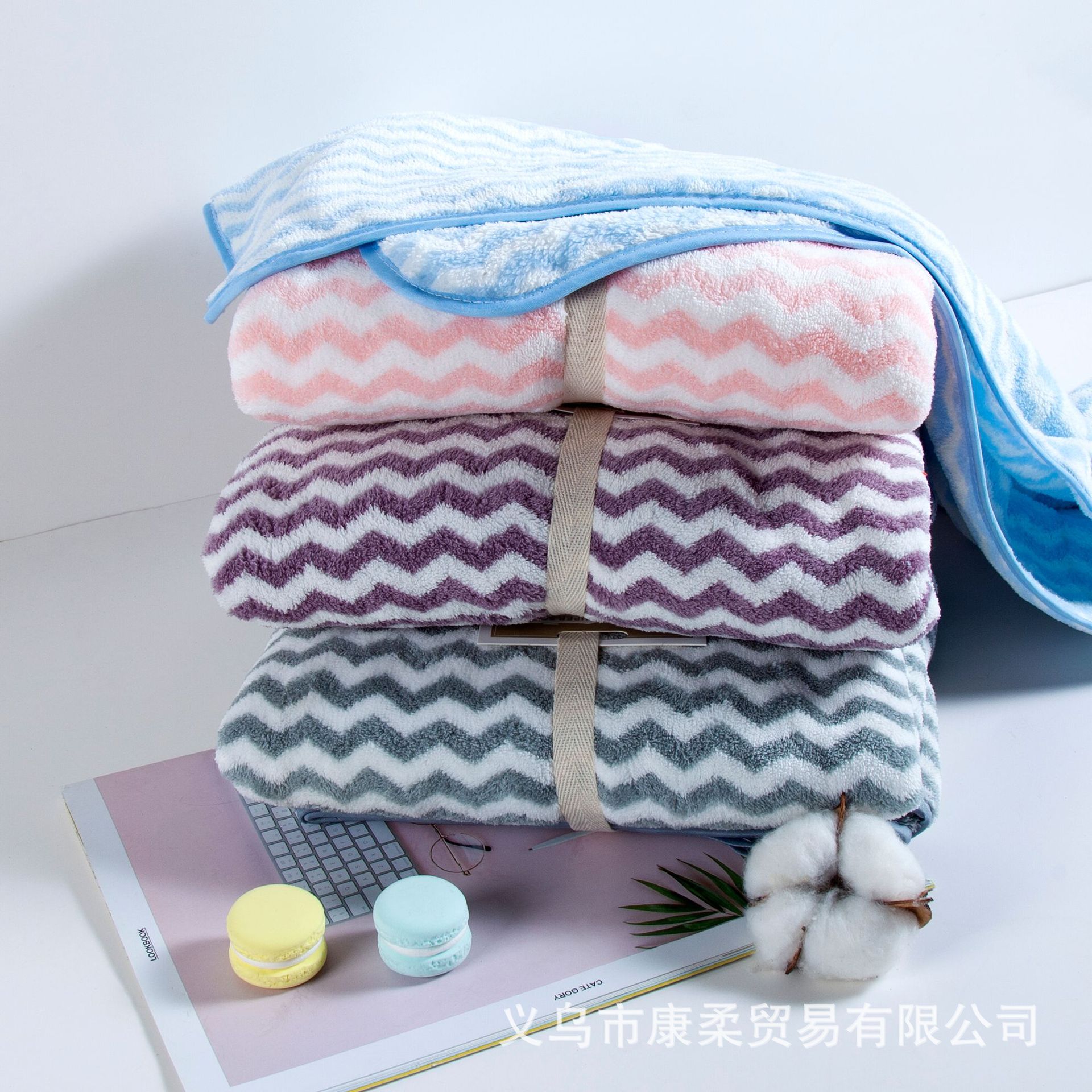 珊瑚绒水纹浴巾