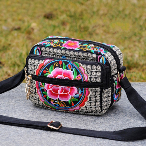 Directo de fábrica Nueva Yunnan estilo étnico bordado bolsa de mensajero de las mujeres bolsa pequeña bolsa ligera simple retro bolsa casual