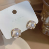 Small retro earrings from pearl, simple and elegant design, internet celebrity, 2020 years