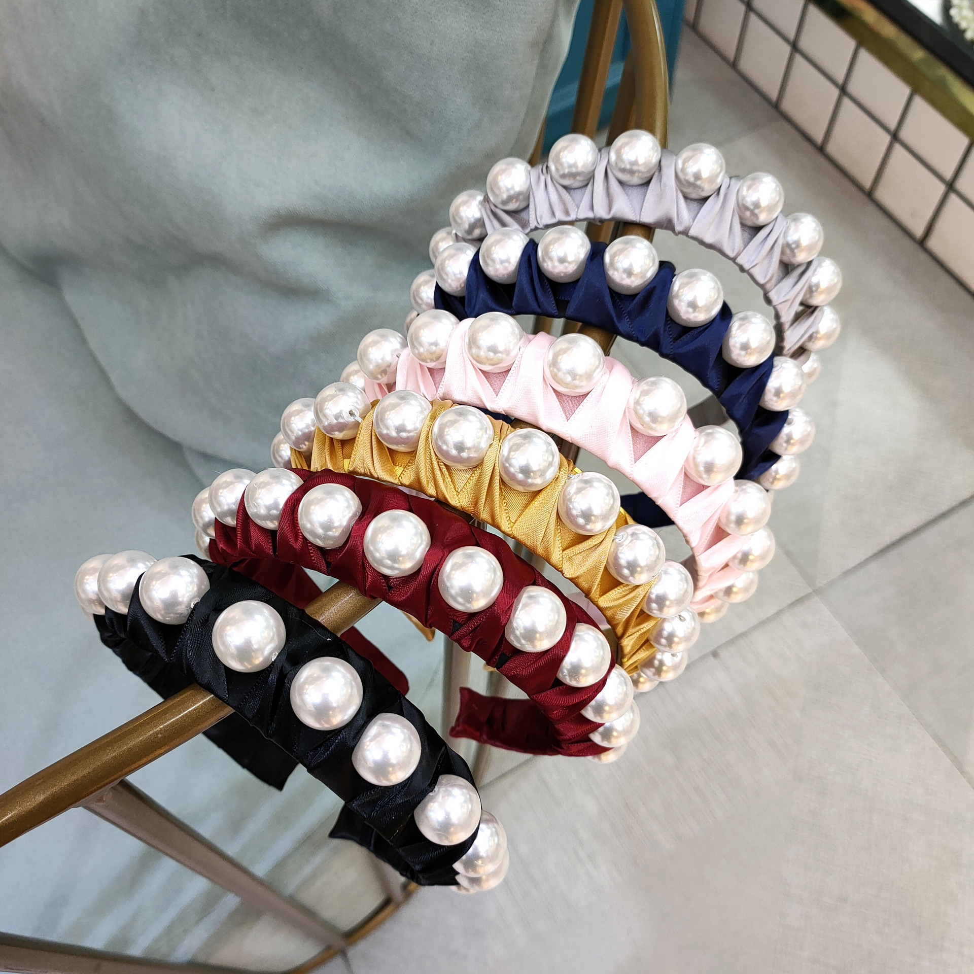 New Hot Sale Pearlheadband Hand-wound High-end Pressure Card Explosion Headband Hair Accessories Ladies Wholesale Nihaojewelry display picture 1