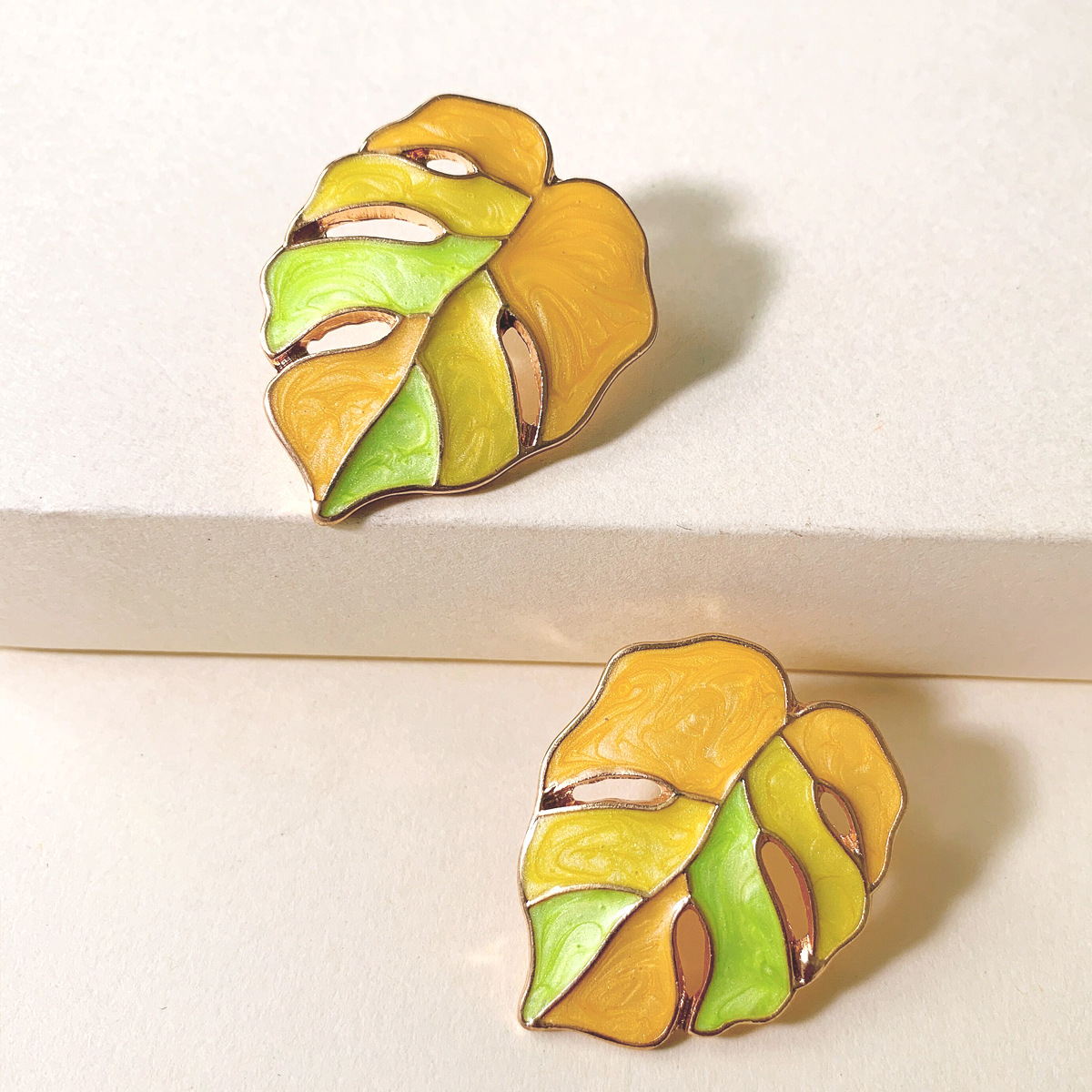 Fashion Leaf Alloy Acrylic Earrings Ear Studs display picture 3