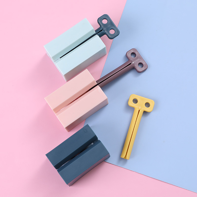 牙膏挤压器手动挤牙膏器浴室用品化妆品洗面奶挤压器懒人挤压