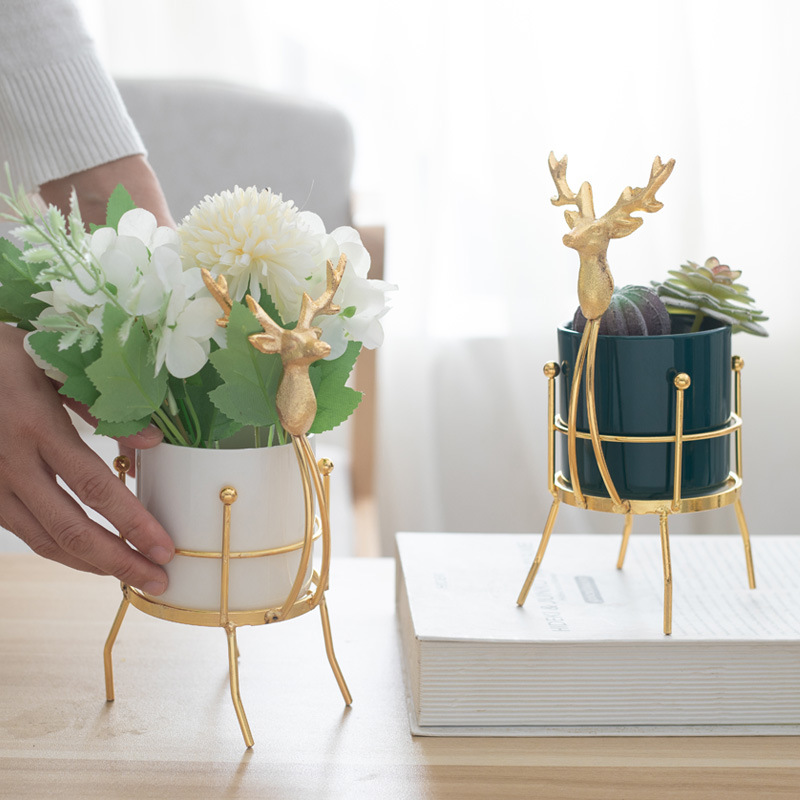 Estilo nórdico luz creativa de lujo de oro ciervos de hierro de cerámica maceta titular de la pluma de almacenamiento floral titular de la flor Decoración