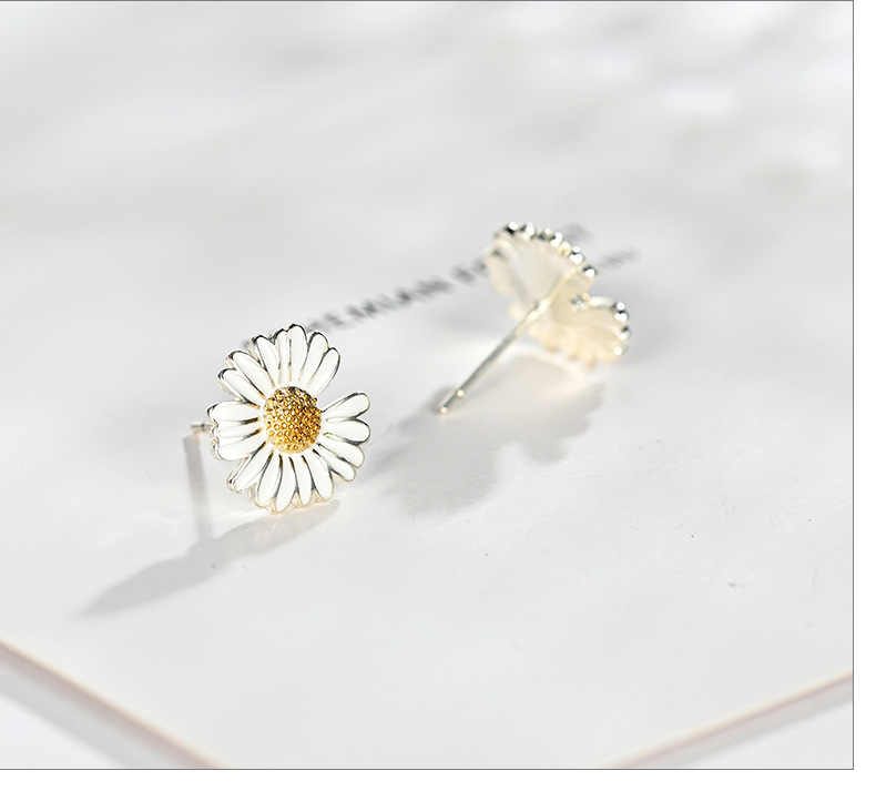 雏菊耳钉详情_12.jpg