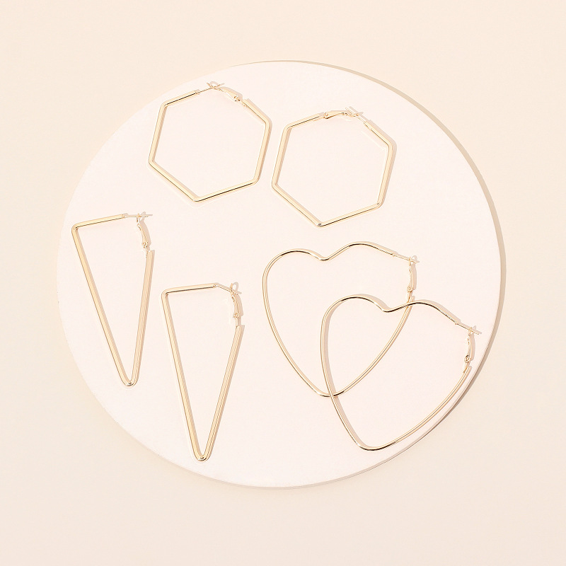 Nouvelle Mode Exagérée Mode Rétro Hexagonale Simple Triangle Boucles D&#39;oreilles En Métal En Forme De Coeur En Gros Nihaojewelry display picture 11