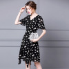 Zhili temperament dress goddess model 2020 new summer Daisy short sleeve V-neck waist slim A-line skirt