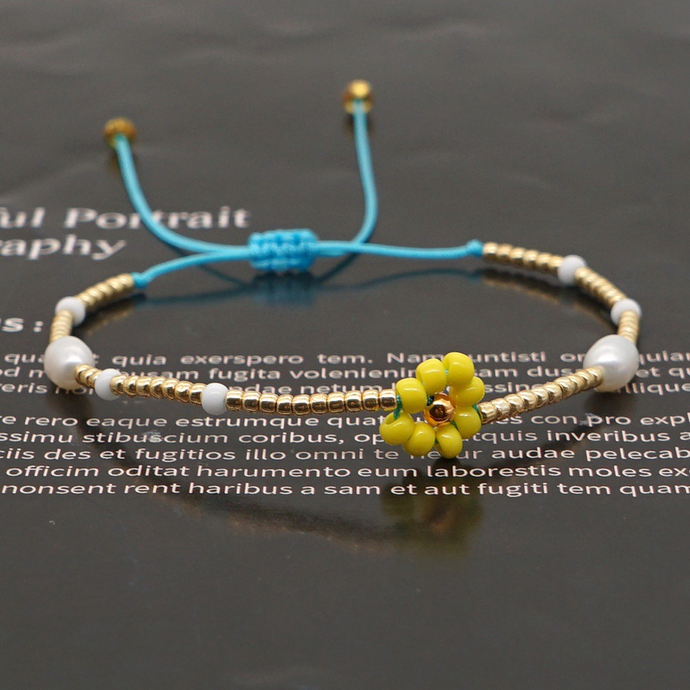 Fashion Natural Pearl Imported Rice Beads Hand-woven Small Daisy Bracelet For Women display picture 5