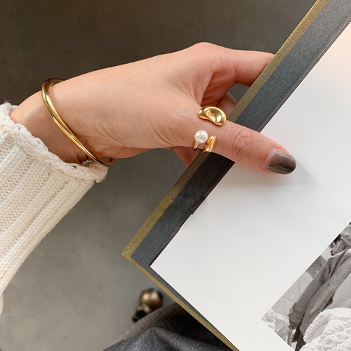 Korean style petal pearl ring fashion personality metal index finger ring European and American ins internet celebrity same model factory direct sales 
