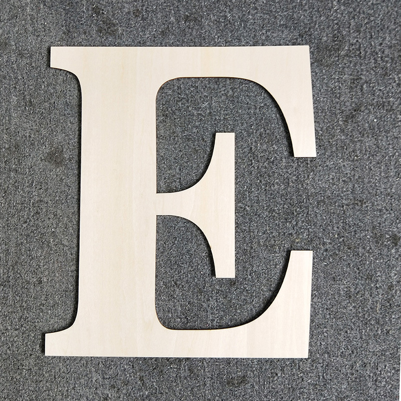 木制字母e