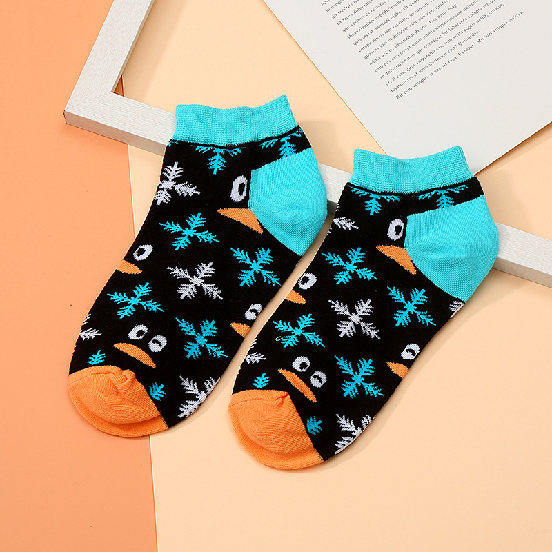 Unisex / Both men and women can trend penguin socks