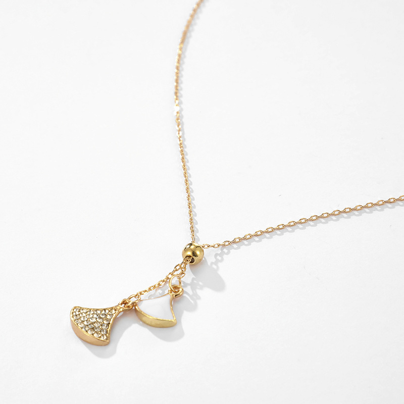 Shell Diamond Fan-shaped Necklace Simple Temperament Leaf Scallop Rhinestone Necklace Female display picture 4