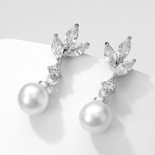 RAKOL Korean-style Fashion Minimalist Pearl Earrings for Women, Cross-border Classic Copper-inlaid Horse Eye Zirconium Leaf Earrings