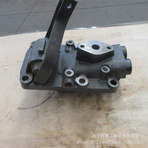 推土机D60  D70 转向阀 144-40-00102