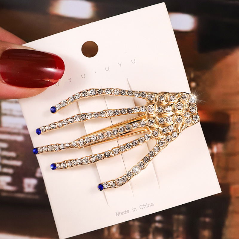 Retro Skull Alloy Artificial Rhinestones Hair Clip display picture 3