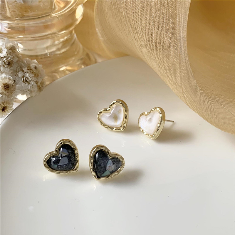 5g Weight Earrings Classification 1 Pair Quantity Daily Occasion Alloy Material Heart Shape Pattern Women'S Gender Plating Design Simple Style Style 1 Pair Simple Style Heart Shape Alloy Plating Women's Earrings 1