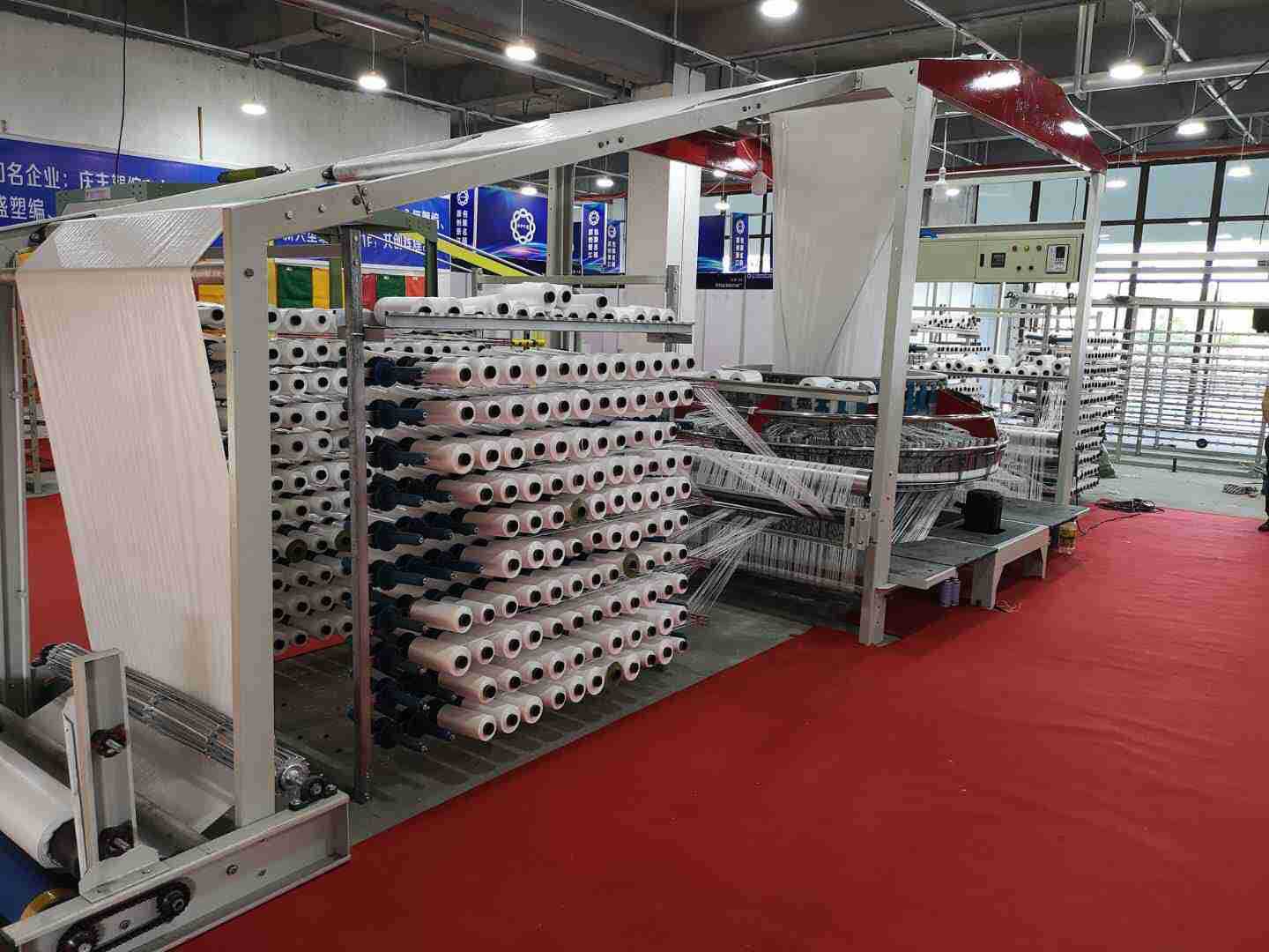 拉丝机收丝机，编织袋圆织机，烧网机，切缝一体机