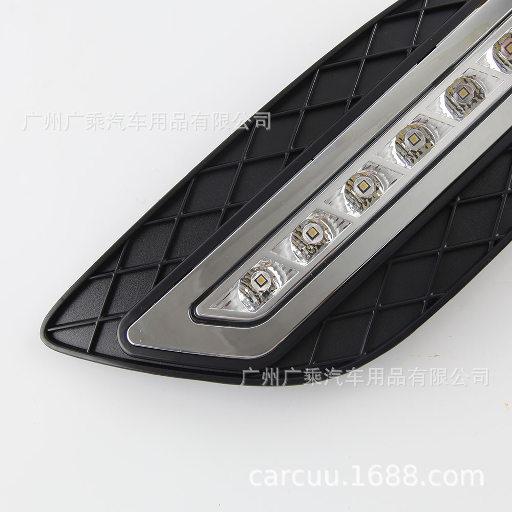 Aplicable a Mercedes-Benz Viano LED Luz de marcha diurna modificado conjunto de luz antiniebla delantera