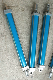 LYGC-100/45-900,液压缸