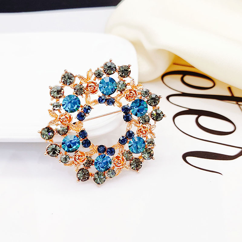 Broche Con Corona De Cristal De Colores display picture 3