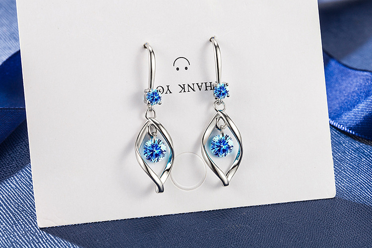 Korean feminine geometric diamond copper earrings wholesalepicture3