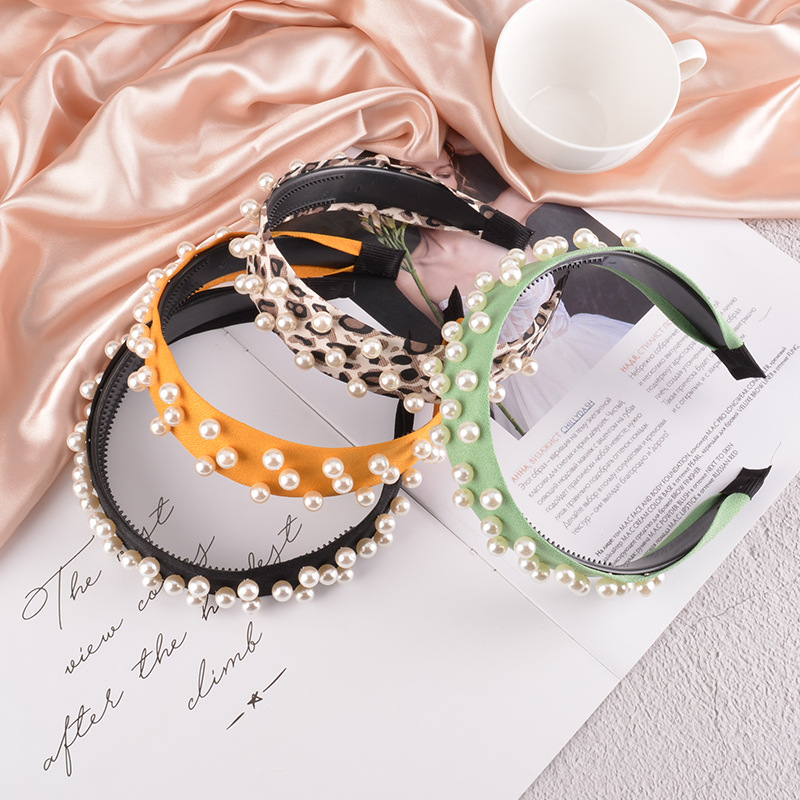 Fashion New French Retro Pearl Headband display picture 10