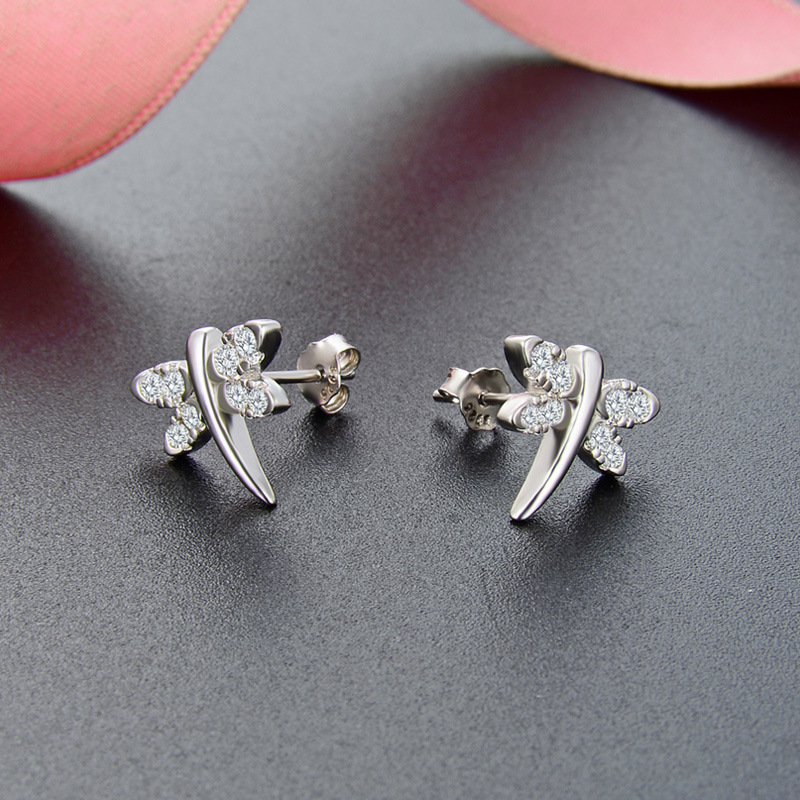 Pendientes de plata s925 japoneses y coreanos para mujeres ins Fengqing nueva moda Pendientes de libélula todo partido joyería de plata suministro directo de fábrica