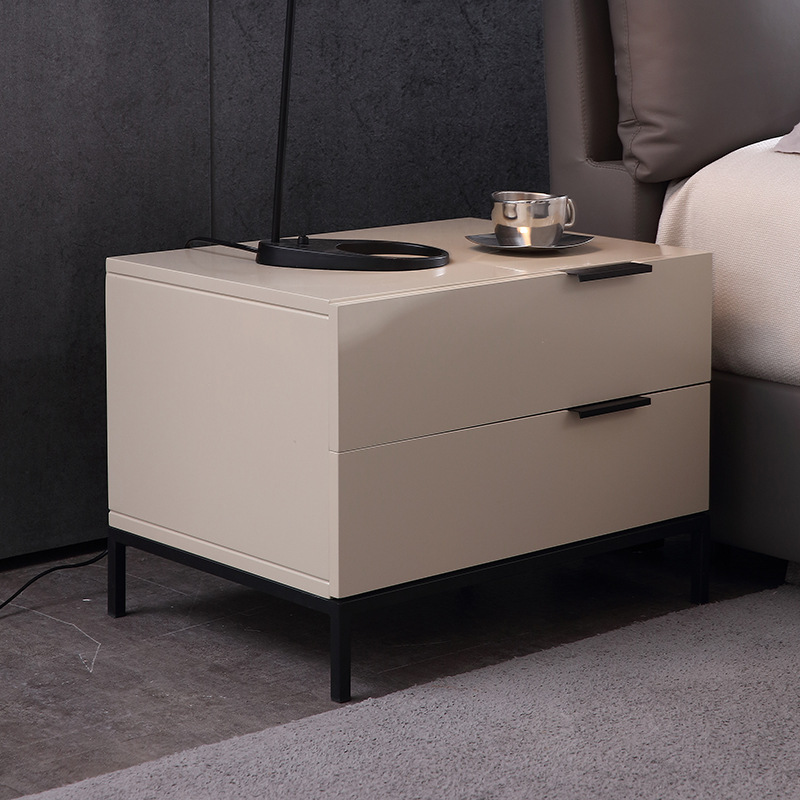 Mueble de almacenamiento minimalista italiano de hierro forjado, organizador de cabecera, mini mueble nórdico creativo, mesita de noche con cerradura y superficie de pizarra