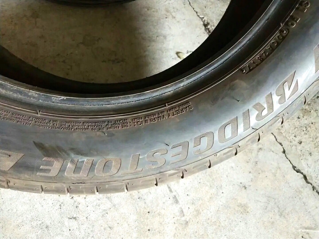 Used Bridgestone explosion-proof tire 235/55 R 19 255/45R20 Mercedes GLC300/GLC260