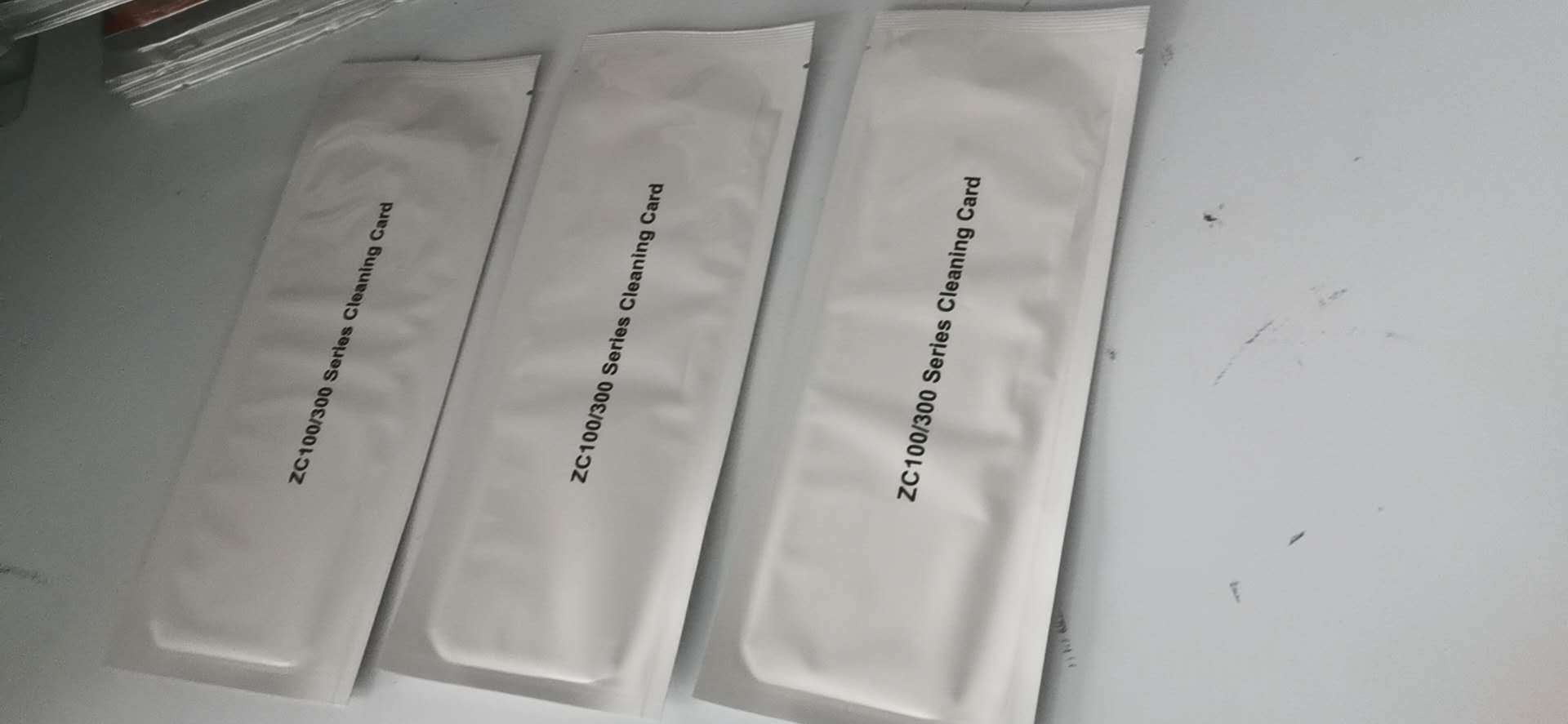 斑马ZC100证卡打印机代用清洁卡 清洁条|ru