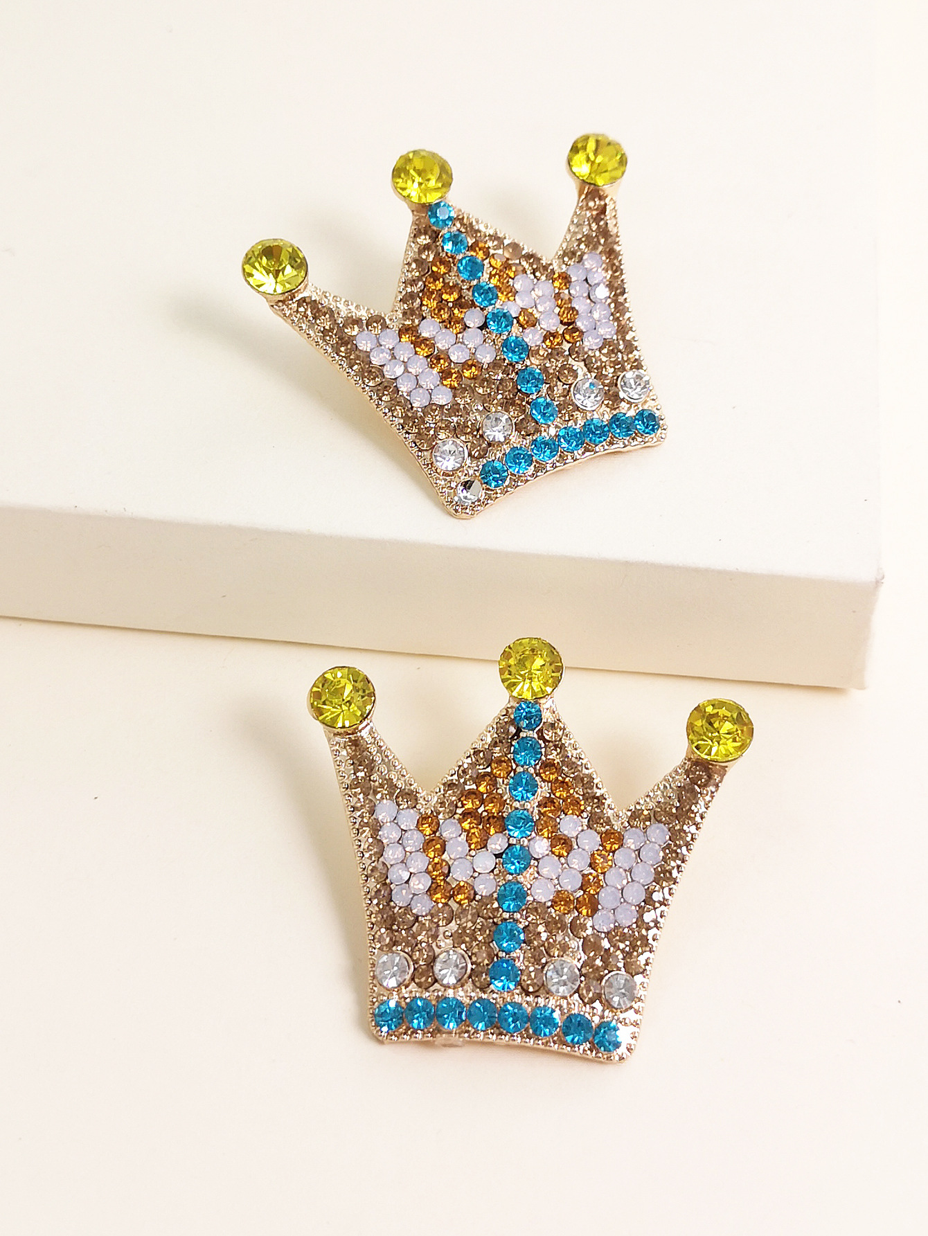 Fashion New  Crown  For Women Full Of  Diamond Cute Simple  Earrings  Nihaojewelry Wholesale display picture 4