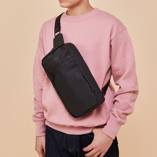 Japanese business trend men and women Series anti-splashing water female trend chest bag male messenger