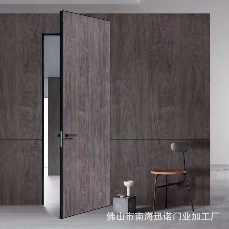Foshan Luz de fábrica de lujo simple 2020 nueva puerta ecológica puerta compuesta de madera maciza una puerta a la puerta invisible creativa superior