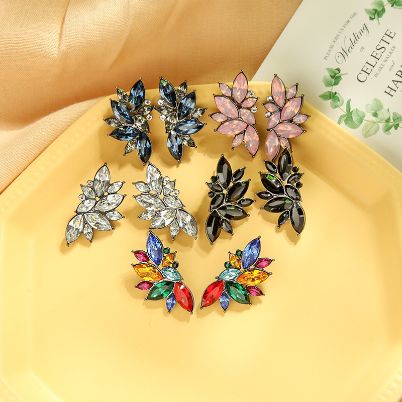 E041481 Super Fairy Persönlichkeit Diamant Ohrringe S925 Silber Nadel Bunte Edelstein Ohrringe Abendessen All-match Blumen Ohrringe display picture 13