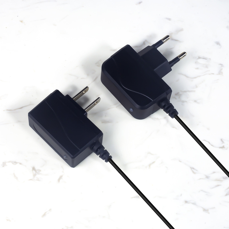 特价促销 18650锂电池充电器 头灯手电筒通用充电器 充满自停转灯