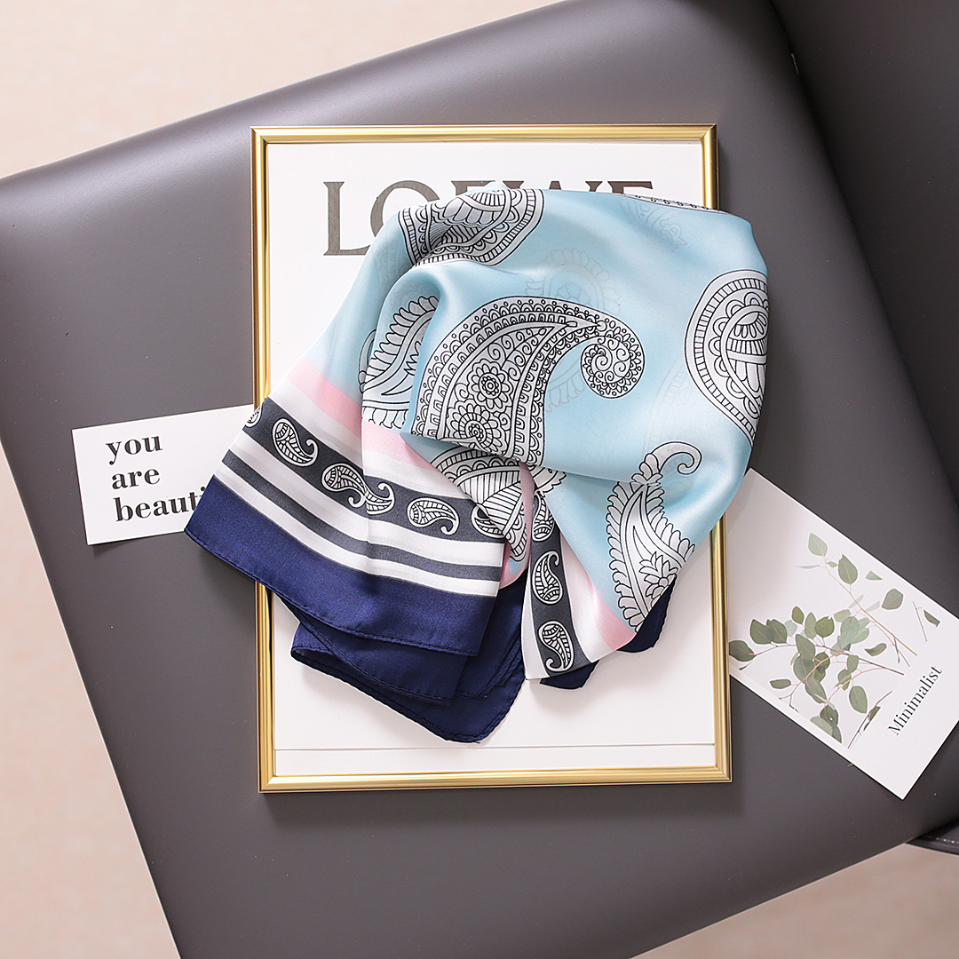 Sciarpa piccola professionale coreana con motivo anacardi da 70 quadrati estivi e autunnali in stile INS versatile e professionale_voghion.com