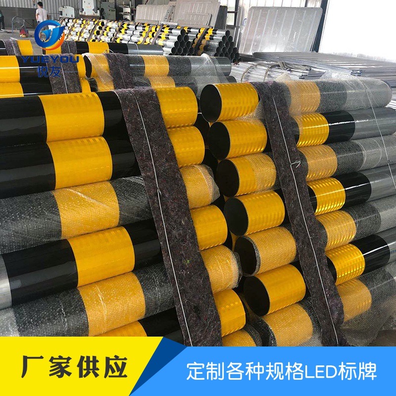 厂价定 制挡车路障反光柱  固定地桩警示柱 人车分流道口柱防撞墩